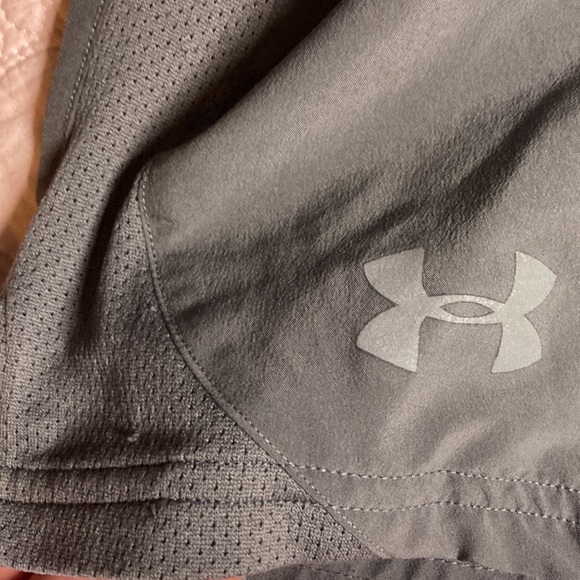Under armour heat shorts. - Picture 7 of 7
